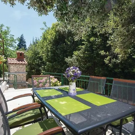 Trstenik, Karla טרסטניק