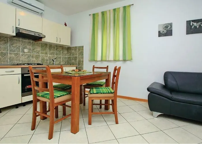 Trstenik, Karla Appartamento