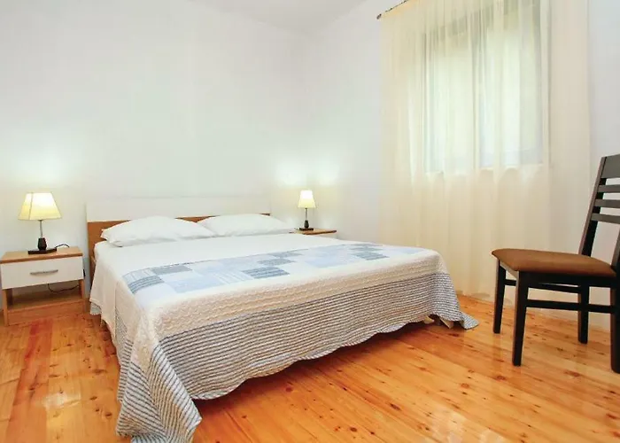 Trstenik, Karla Trstenik (Dubrovnik-Neretva)